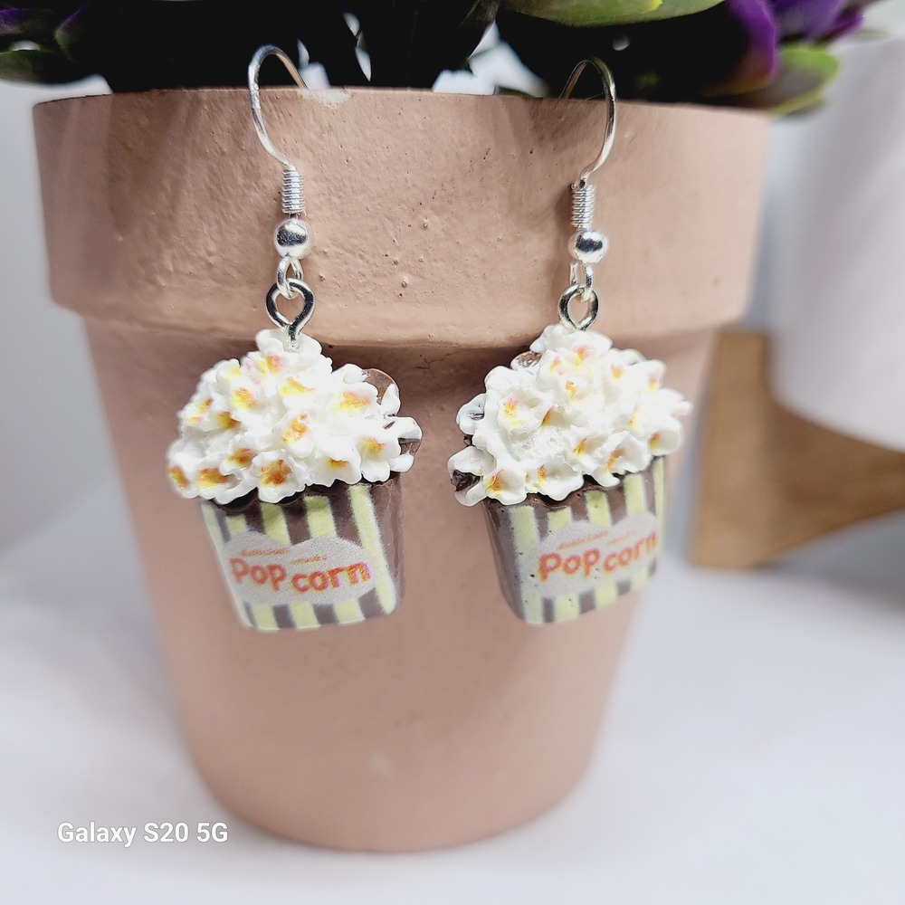 Novelty‎ Popcorn Dangle Earrings Fun Quirky Food Lover Women Movie NWOT